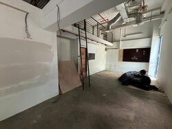 Shell Service Station (D3), Warehouse #525689051